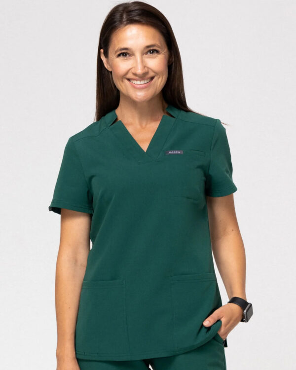 Bluza Medyczna Damska – scrubs comfy ciemna zieleń