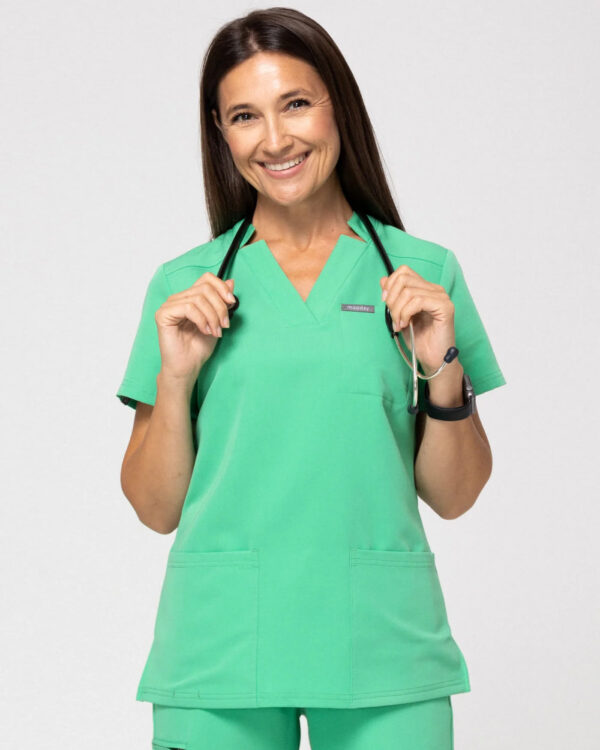 Bluza Medyczna Damska – scrubs comfy jasna zieleń